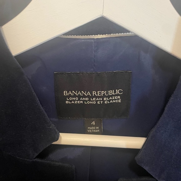Banana Republic Navy Velvet textured blazer. Size 4. Like new! - Picture 3 of 6